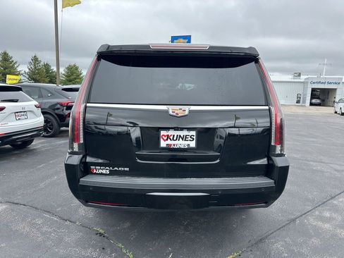 Used 2018 Cadillac Escalade ESV Luxury AWD/4WD image 7
