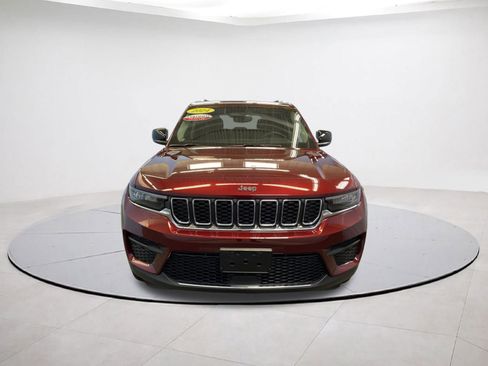 Certified 2024 Jeep Grand Cherokee Laredo X image 2