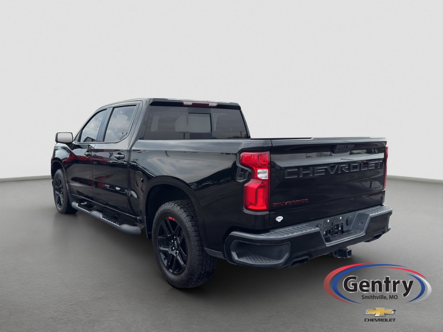 Used 2022 Chevrolet Silverado 1500 RST w/ Redline Edition AWD/4WD image 4