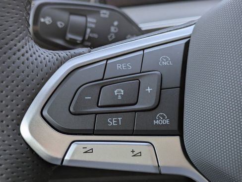 New 2026 Volkswagen Tiguan SE R-Line image 25