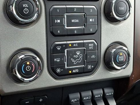 Used 2014 Ford F250 Lariat w/ Lariat Ultimate Package AWD/4WD image 16