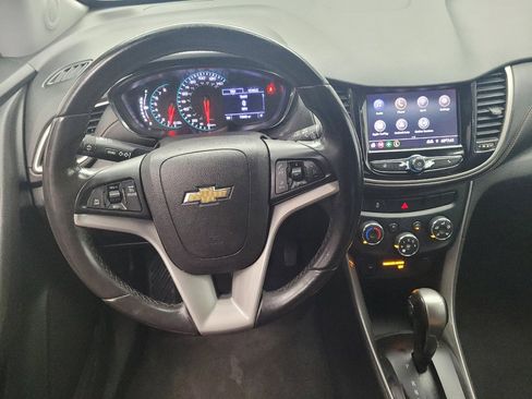 Used 2020 Chevrolet Trax LT w/ LT Convenience Package FWD image 22