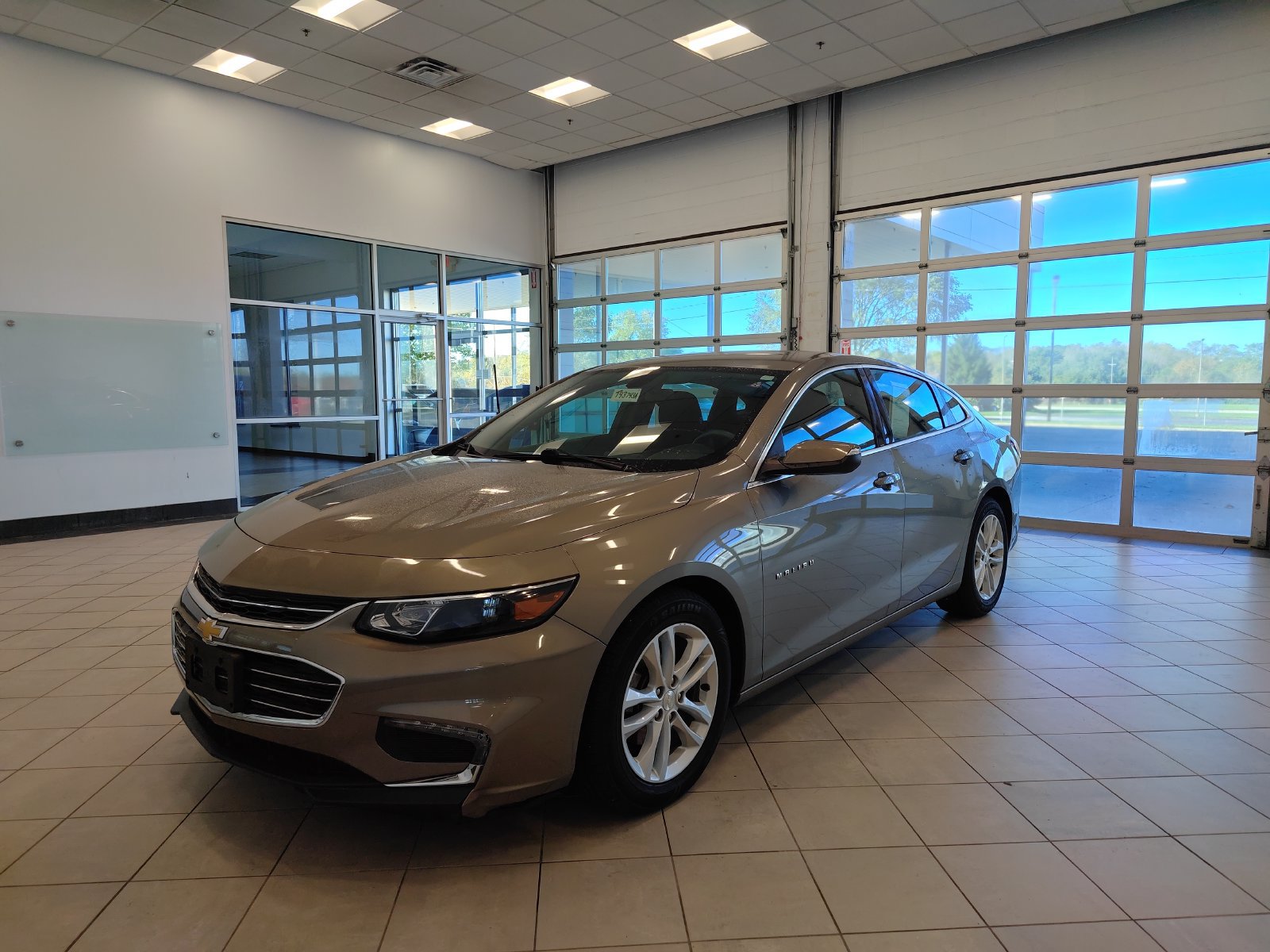Used 2017 Chevrolet Malibu LT FWD image 7