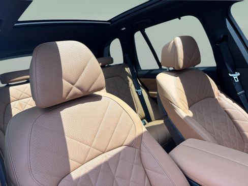 Used 2025 BMW X5 sDrive40i w/ M Sport Package image 25