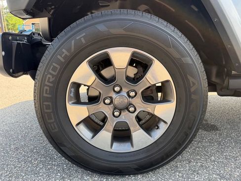 Used 2018 Jeep Wrangler Unlimited Sahara w/ LED Lighting Group AWD/4WD image 23