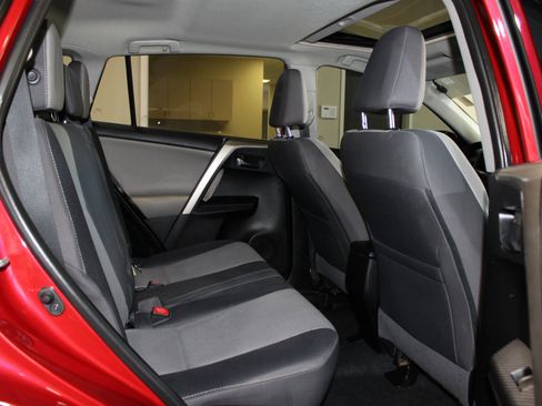 Used 2015 Toyota RAV4 XLE AWD/4WD image 29