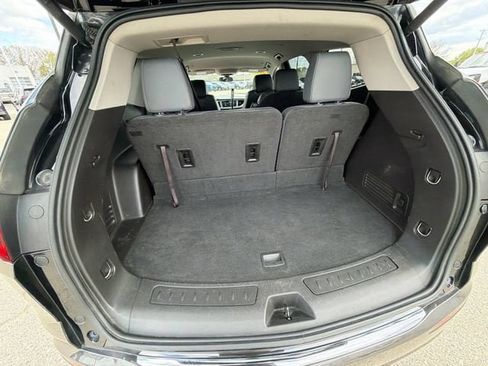Used 2019 Buick Enclave Essence AWD/4WD image 28