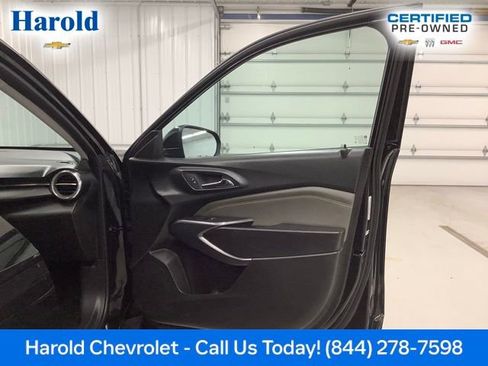 Used 2025 Chevrolet Trax ACTIV FWD image 10