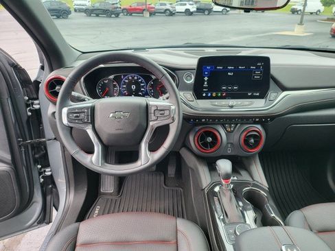 Used 2025 Chevrolet Blazer RS w/ Driver Confidence II Package AWD/4WD image 3