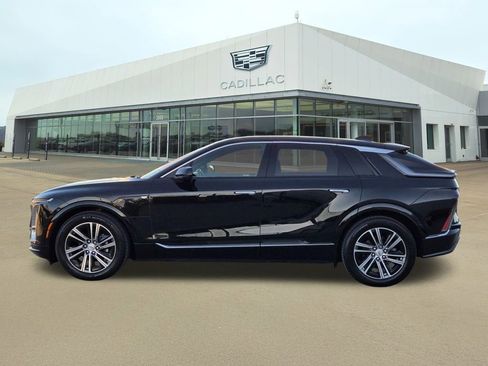 Certified 2024 Cadillac Lyriq Luxury w/ Nappa Leather Package image 3