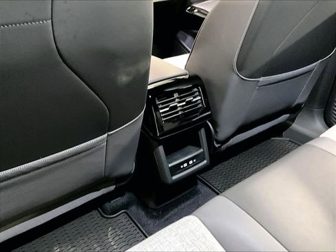 New 2026 Volkswagen ID.4 Pro image 16