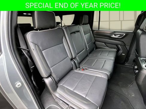 Used 2024 Chevrolet Suburban Premier image 25