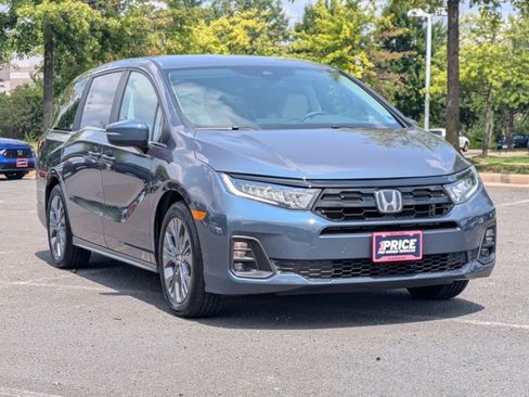 Used 2026 Honda Odyssey Touring image 3