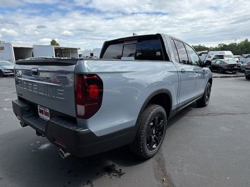 New 2026 Honda Ridgeline Black Edition image 4