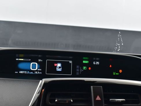 Used 2020 Toyota Prius XLE image 13