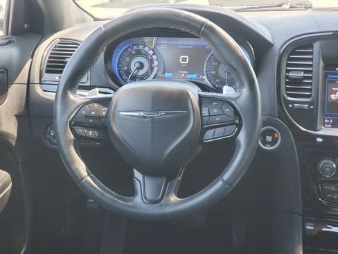 Used 2018 Chrysler 300 S RWD image 27