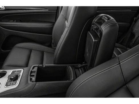 Used 2020 Jeep Grand Cherokee Limited AWD/4WD image 9