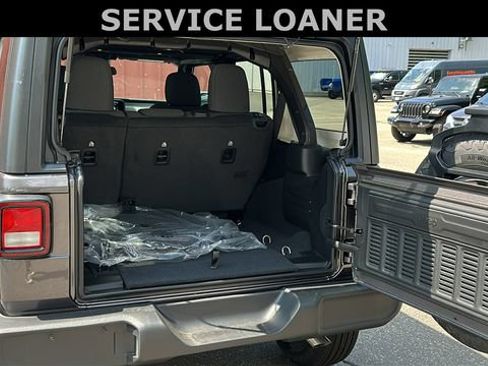 Used 2025 Jeep Wrangler Unlimited Sport AWD/4WD image 26