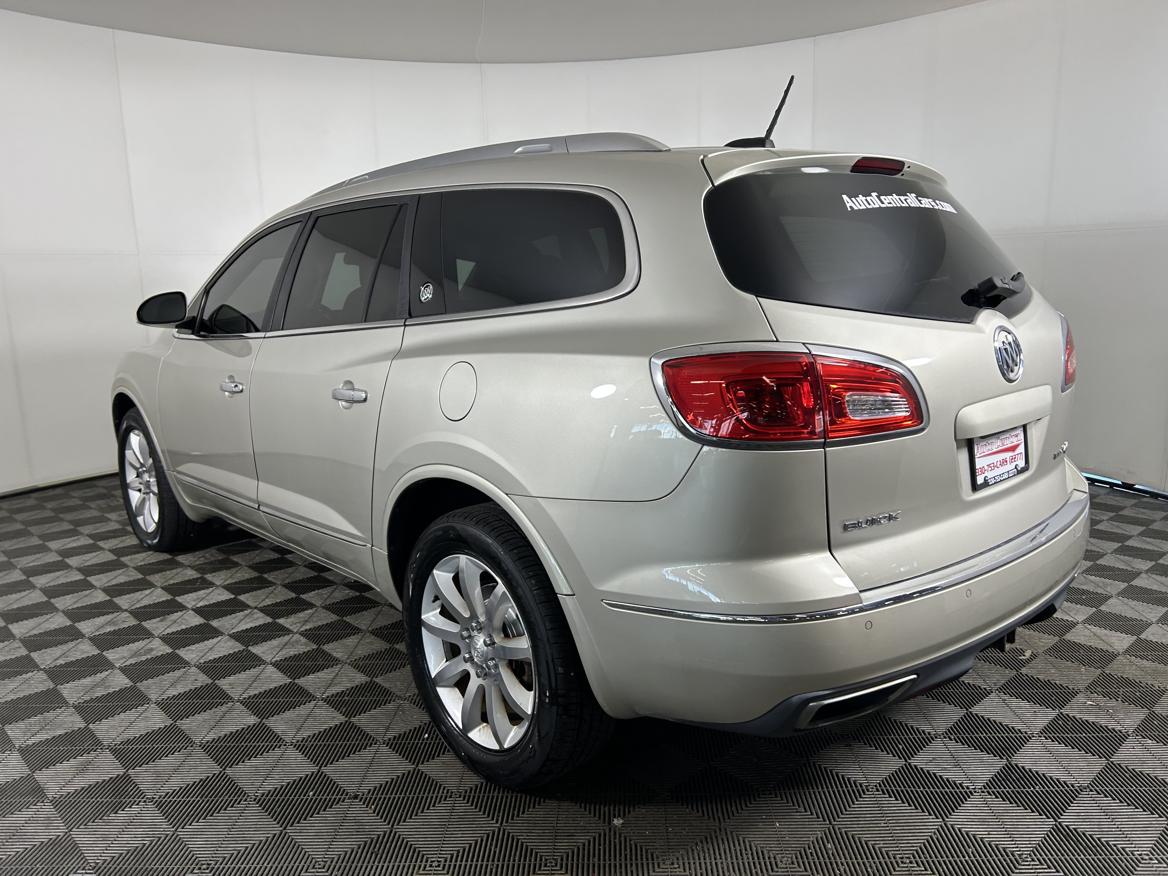 Used 2017 Buick Enclave Premium w/ Experience Buick Package AWD/4WD image 3