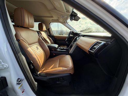 Used 2019 Land Rover Discovery HSE Luxury image 15