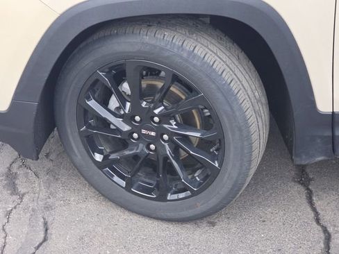 Used 2023 GMC Terrain SLE w/ Driver Convenience Package image 21