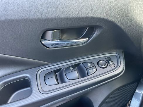 Used 2020 Nissan Versa SV FWD image 16