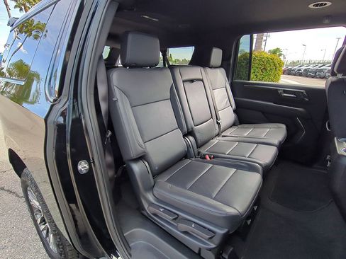 Certified 2025 Chevrolet Suburban Z71 image 26