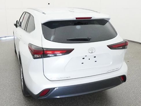 New 2026 Toyota Highlander Limited AWD/4WD image 6