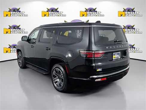 Used 2025 Jeep Wagoneer 4WD image 7