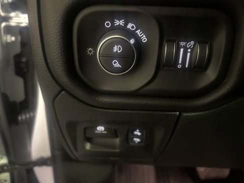 New 2026 RAM 1500 4x4 Crew Cab image 16