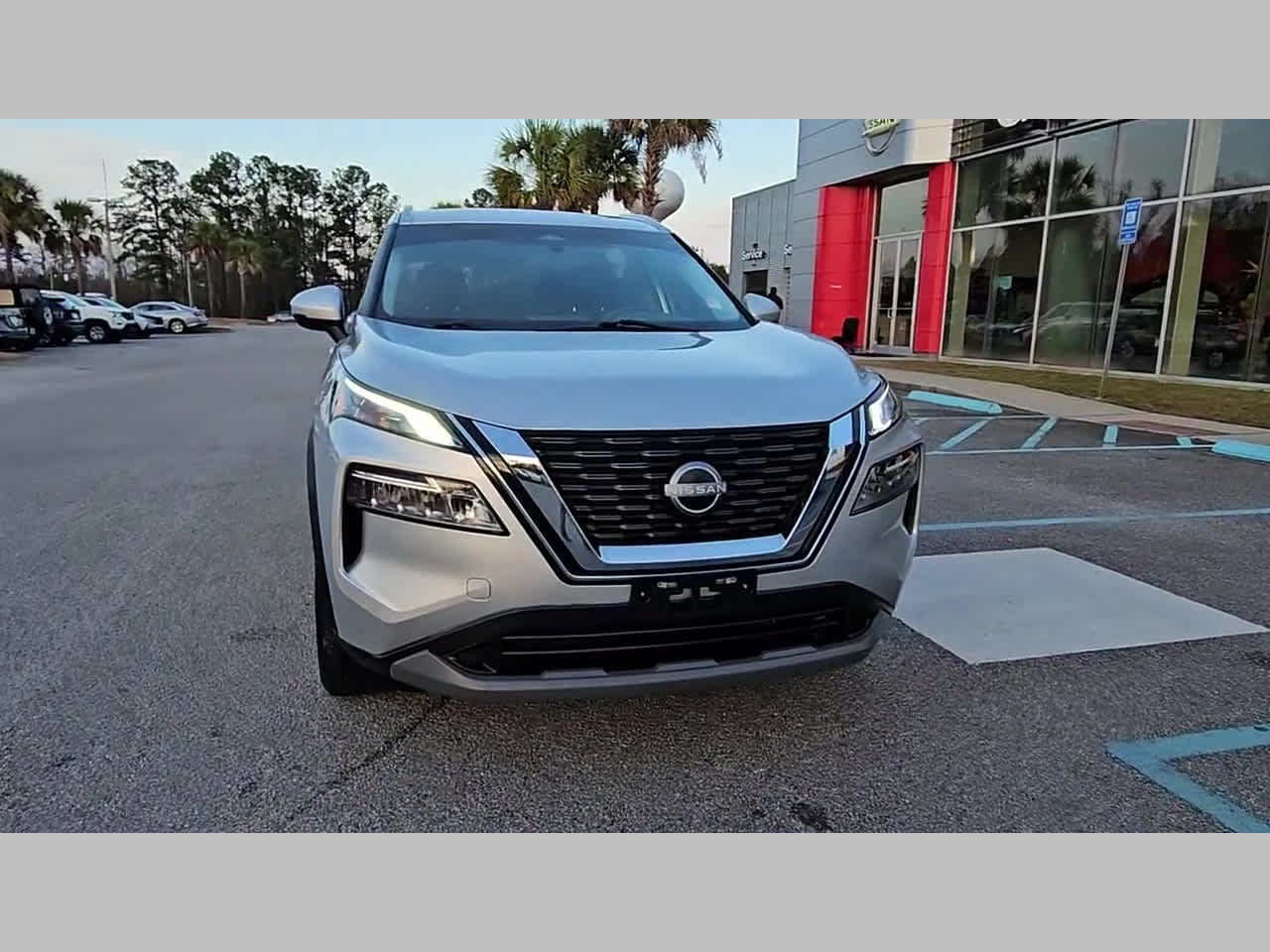 Used 2023 Nissan Rogue SV w/ SV Premium Package FWD image 20