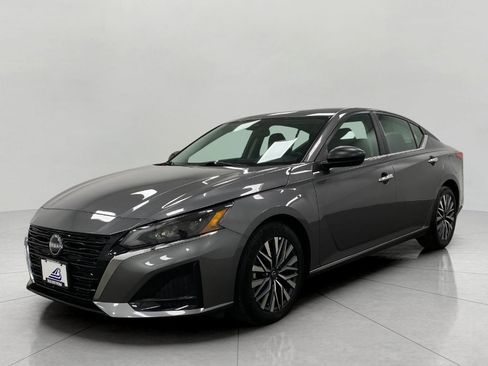 Certified 2025 Nissan Altima 2.5 SV FWD image 8