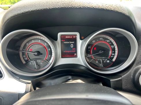 Used 2019 Dodge Journey SE FWD image 21