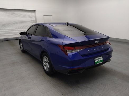 Used 2022 Hyundai Elantra SE FWD image 5