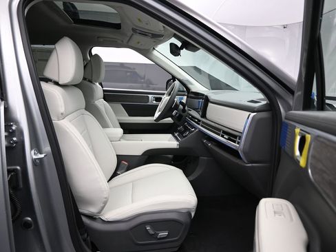 Used 2025 Hyundai Santa Fe Calligraphy image 32