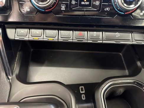Used 2023 GMC Sierra 1500 AT4 image 28