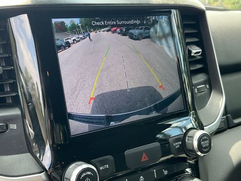 Used 2022 RAM 1500 Big Horn AWD/4WD image 30