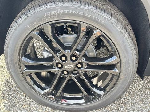 New 2026 Chevrolet Traverse LT w/ Driver Confidence Package FWD image 6