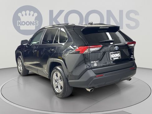 Used 2022 Toyota RAV4 XLE w/ Convenience Package AWD/4WD image 18
