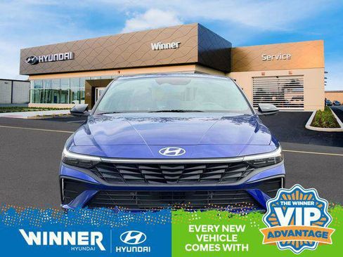 New 2025 Hyundai Elantra SEL image 13