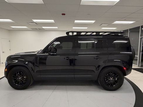 Used 2025 Land Rover Defender 110 S image 4