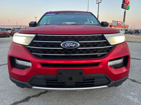 Used 2020 Ford Explorer XLT w/ Equipment Group 202A image 10