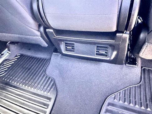 Used 2023 Chevrolet Silverado 1500 Custom image 37