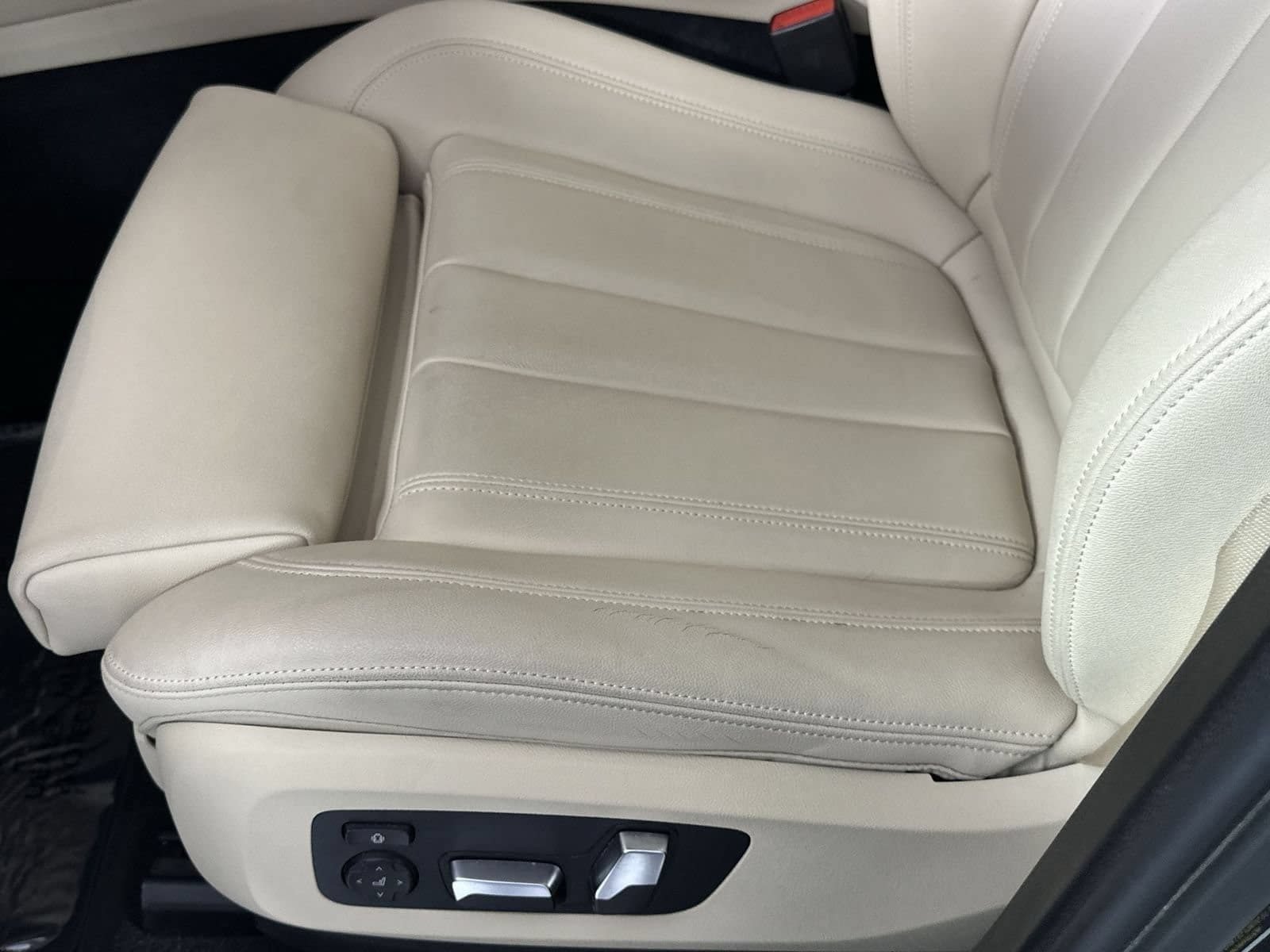 Used 2019 BMW X5 xDrive40i w/ Convenience Package AWD/4WD image 9