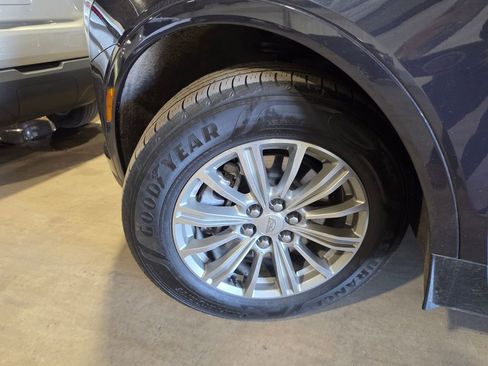 Used 2019 Cadillac XT5 Luxury AWD/4WD image 3