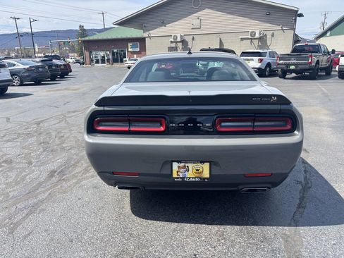 Used 2019 Dodge Challenger R/T Scat Pack w/ Shaker Package RWD image 7