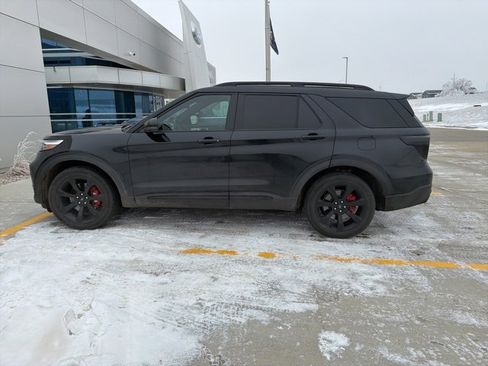 Used 2020 Ford Explorer ST w/ ST Street Pack image 4