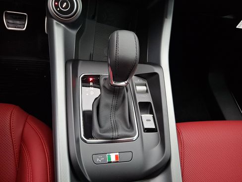 New 2026 Alfa Romeo Tonale Veloce w/ Quick Order Package 23H Volce image 11