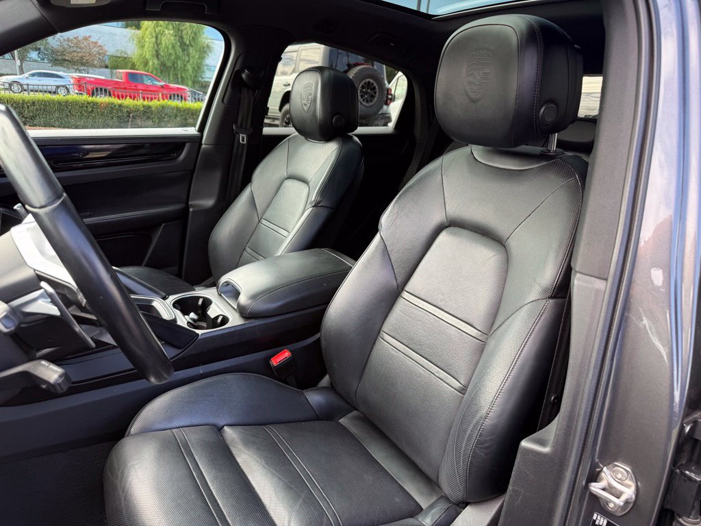 Used 2021 Porsche Cayenne S AWD/4WD image 12
