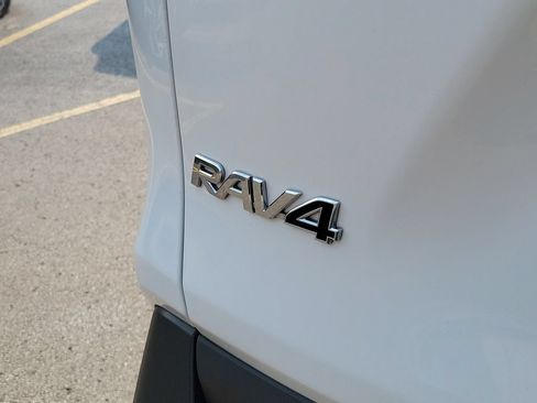 Used 2025 Toyota RAV4 XLE FWD image 8